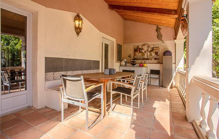 Moderno apartamento con piscina, aparcamiento y terraza cerca de restaurantes y del río in Les Arcs (Var), Region de Draguignan