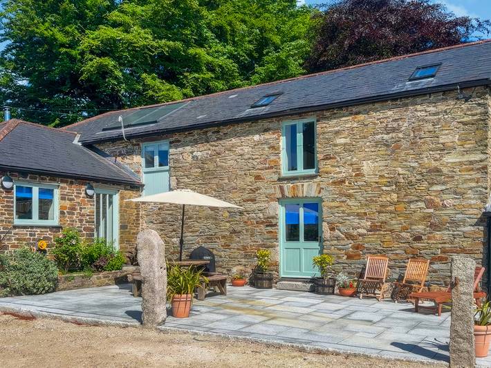 Glamping for 8 people, with garden in Cornwall