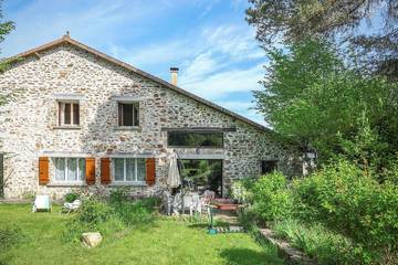 Agriturismo pour 8 personnes, avec jardin à Firbeix