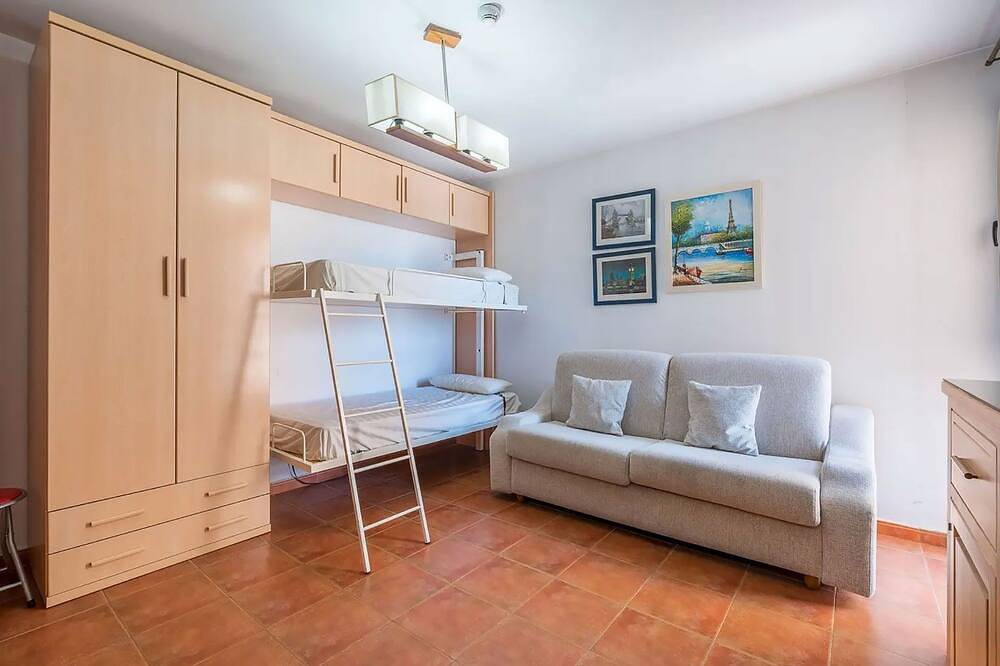 Appartamento intero, The studio apartment \"Monte Gorbea 4 E\" is located in Sierra Nevada and offers direct access to in Sierra Nevada Ski Resort, Monachil