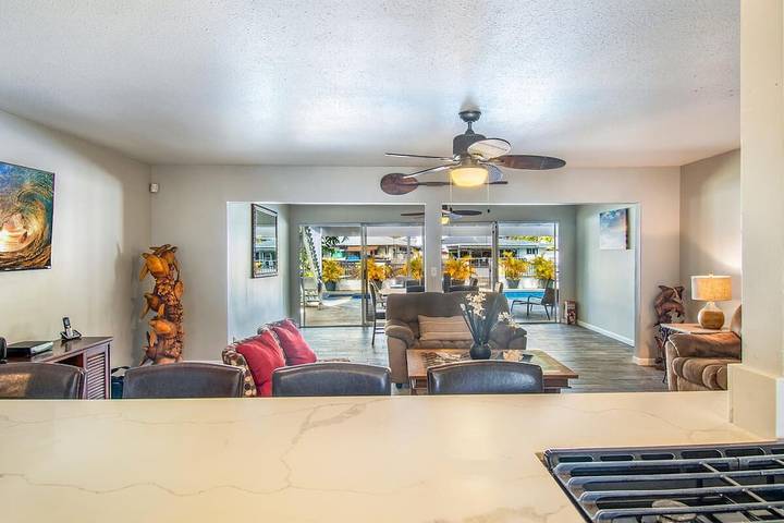 Vacation rental for 10 people, with terrace in Hawaii Kai