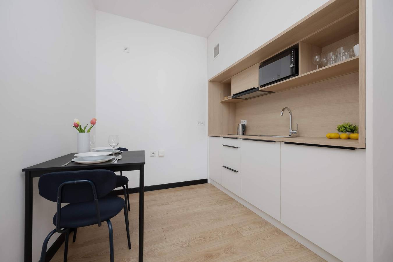 Apartamento entero, Functional Studio | 140 m to Metro | Pet Friendly in Varsovia, Mazovia (región)