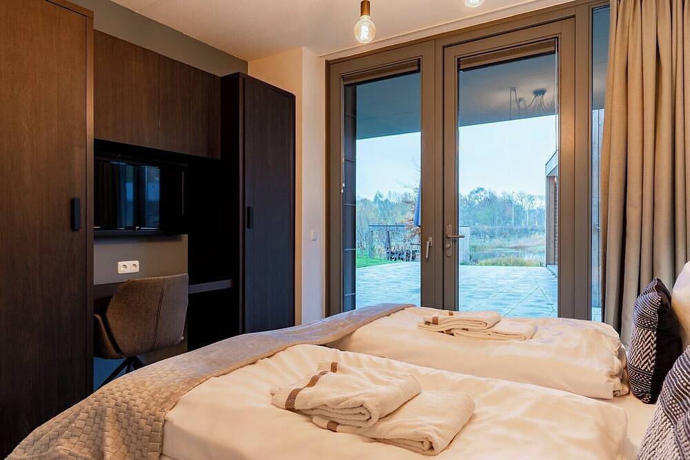 Hertogenvilla direkt am Wasser – 3 Schlafzimmer / 3 Badezimmer in Maastricht, Hoge Kempen