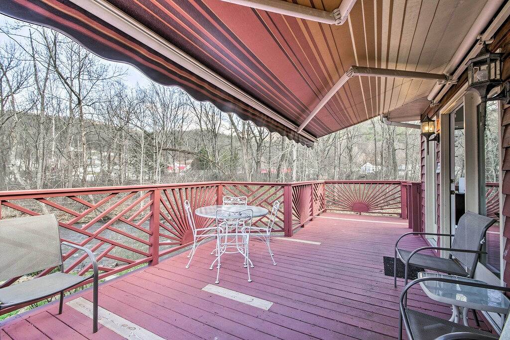 Damascus Home w / Fire Pit & Views, zu Fuß zu den Geschäften! in Damascus, Washington County (VA)