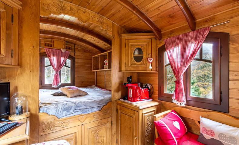 Gîte pour 2 personnes, avec terrasse ainsi que sauna et jacuzzi, animaux acceptés à Gèdre - 4