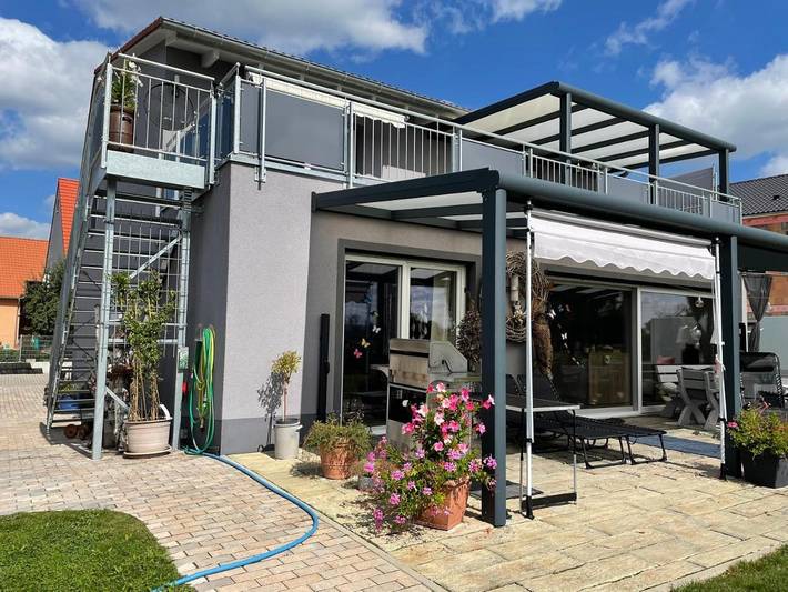 Ferienwohnung für 5 Personen, mit Balkon und Terrasse sowie Sauna und Seeblick in Altmühlsee