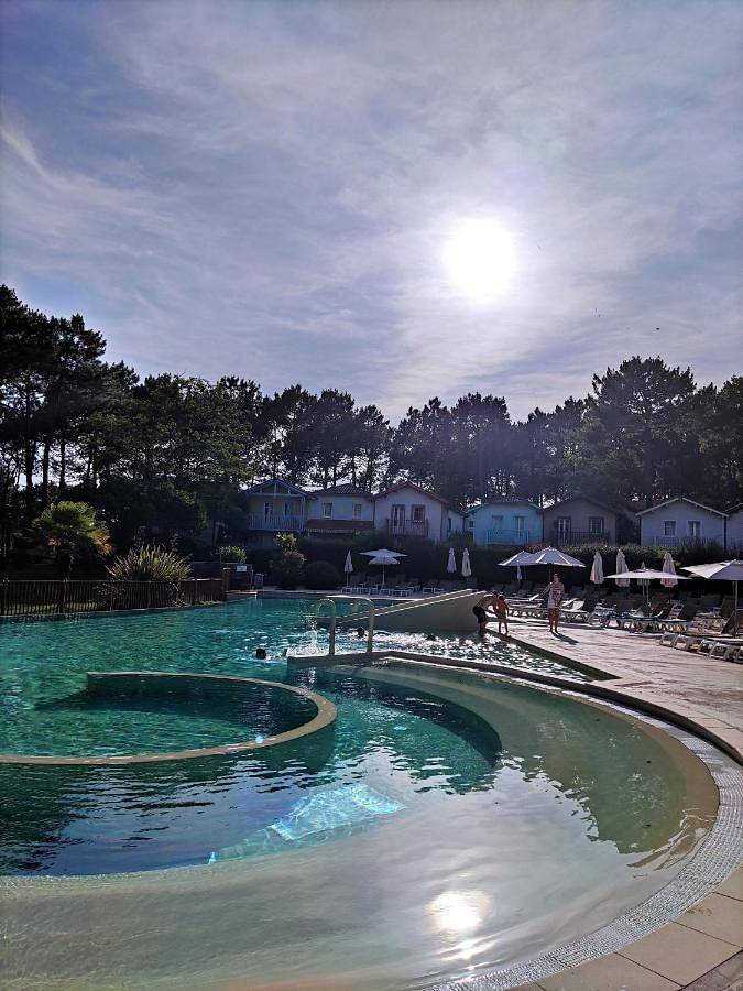 Location de vacances pour 4 personnes, avec piscine ainsi que jardin et vue dans Lacanau Ocean - 2