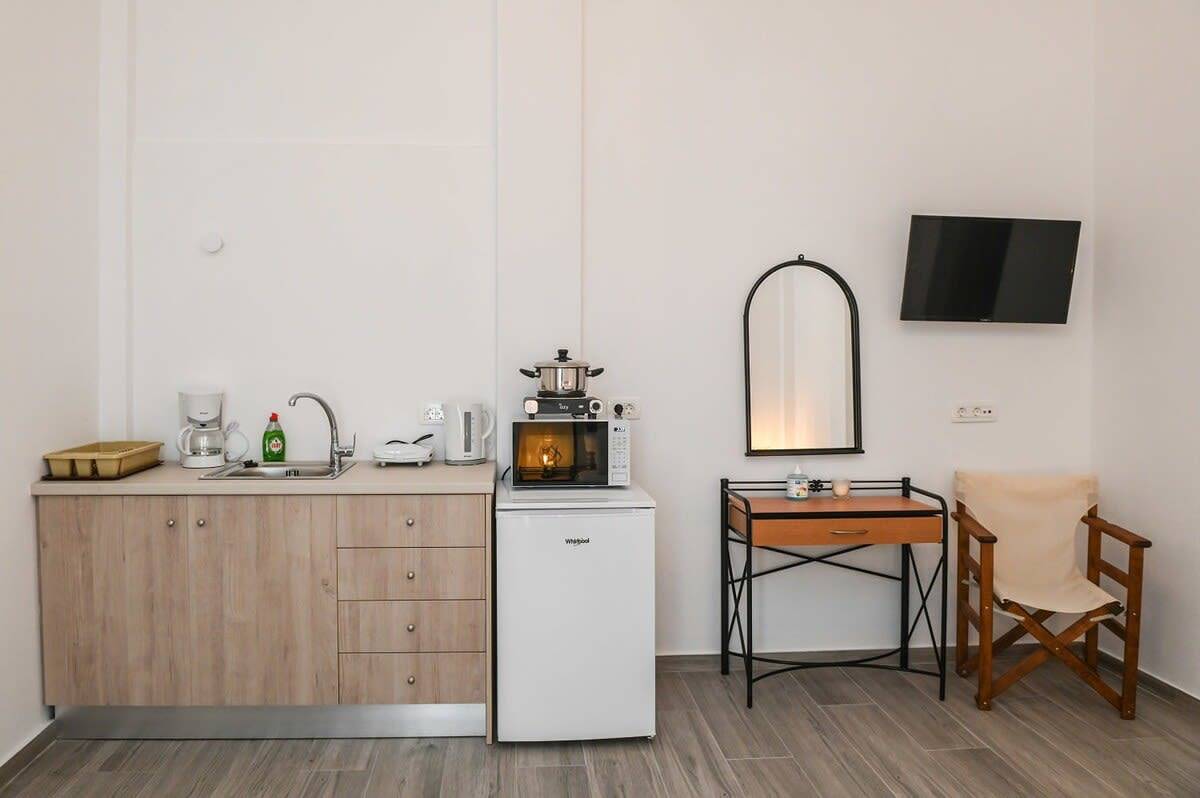 Entire studio, Santorini Life Vibrant Studio Only 50m from the Beach in Perivolos Beach, Perissa