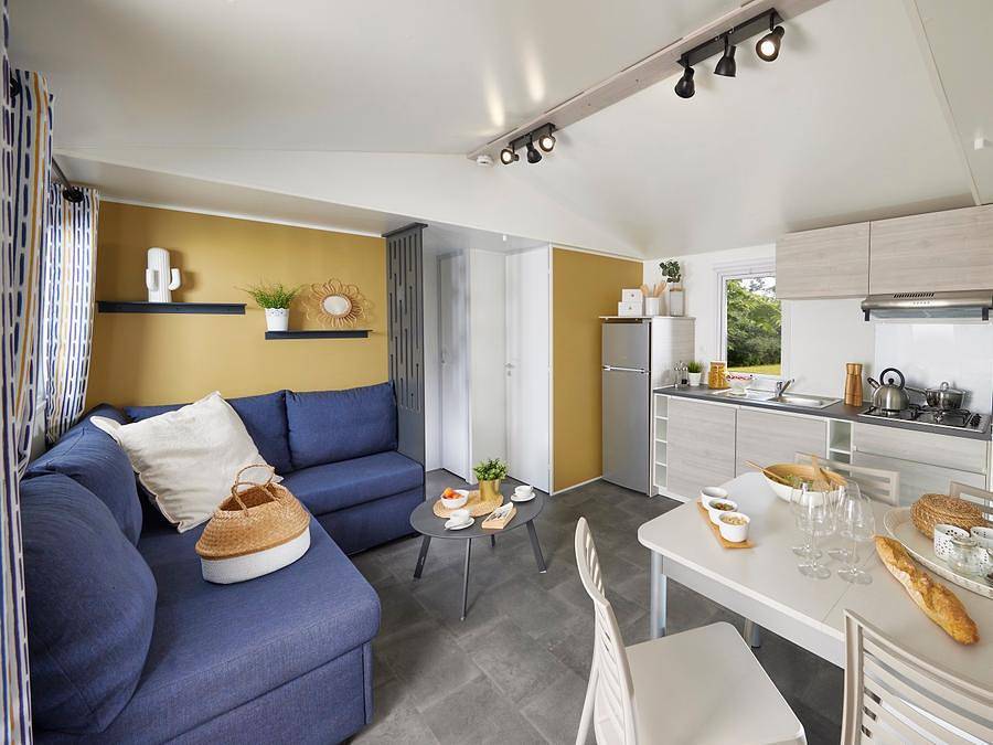 Camping Lac de Saint-Point Lamartine - Mobilheim 6 personen - Mobilheim Premium 35m² - 3 Schlafzimmer - Schlossblick - überdachte Terrasse - Klimaanlage in Mouthe-Lac et Mont d’Or, Doubs