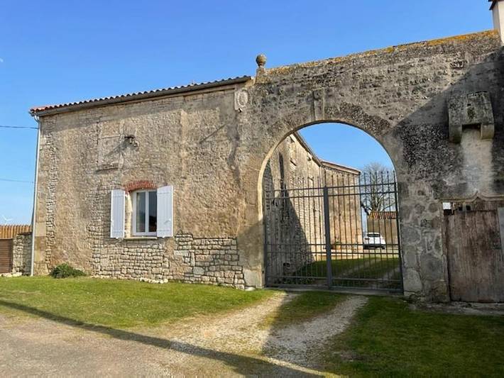 Gîte pour 8 personnes, avec vue et jardin dans Saint-Étienne-de-Brillouet