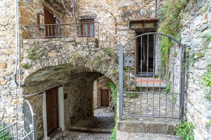 Location de vacances pour 5 personnes, avec terrasse et vue à Apricale - 2