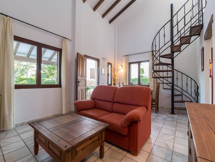 Apartamento para 6 personas, con piscina además de terraza y jardín, Familias con niños en Pozo Alcón