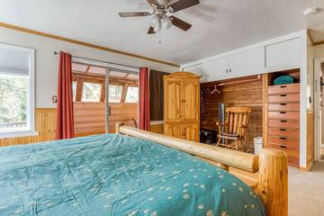 Vacation House for 6 Guests in Mount Hood Village, Mount Hood, Picture 3