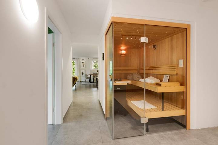 Ferienwohnung für 4 Personen, mit Balkon und Whirlpool sowie Terrasse und Garten in Wermelskirchen - 3