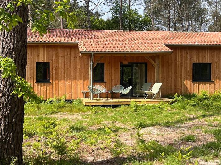 Location de vacances pour 7 personnes, avec terrasse et jardin à Saint-Paul-en-Born
