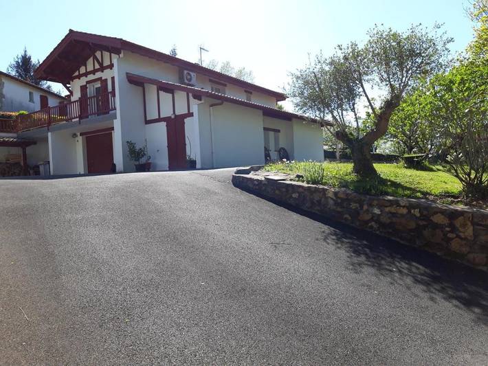 Gîte pour 5 personnes, avec jardin à Espelette - 2