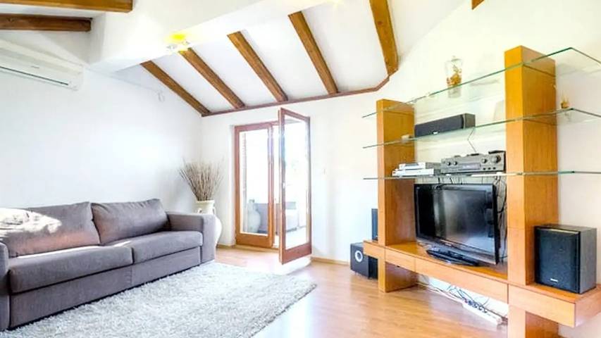 Gîte pour 4 personnes, avec piscine et terrasse à Stari Grad - 2