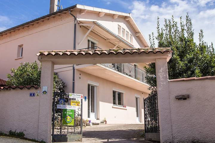 Gîte pour 5 personnes, avec Jardin et Piscine à Burlats