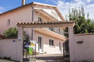 Gîte pour 5 personnes, avec jardin et piscine à Burlats