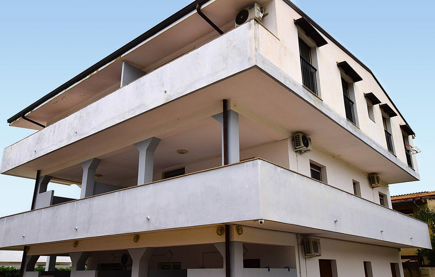 Ganze Ferienwohnung, Apartment mit Meerblick, Pool und Parkplatz, 2,5 km zum Strand in Palmi, Reggio Calabria Provinz