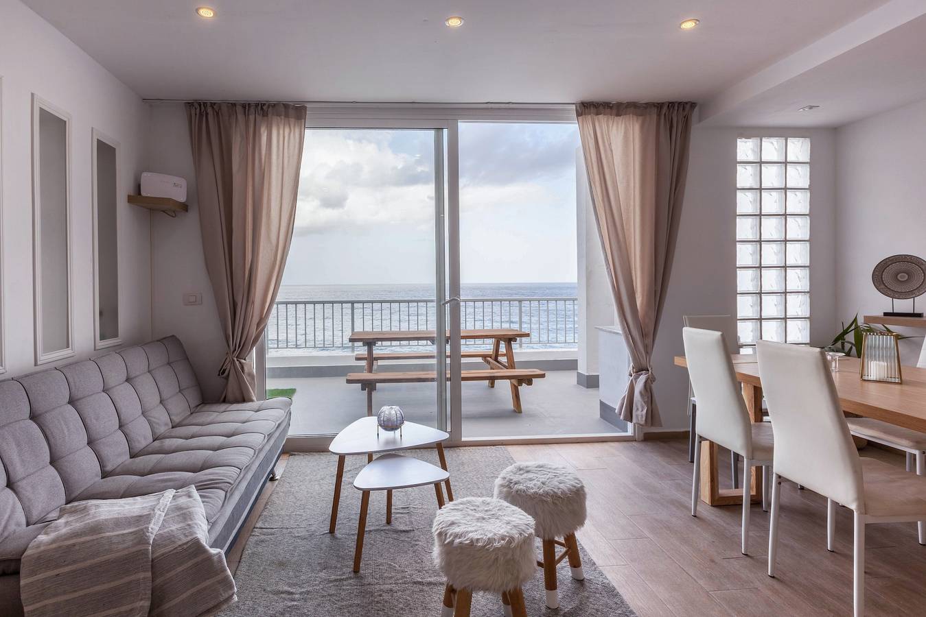 Apartamento inteiro, Apartamento de férias "Casa Punta Brava" com vista para o mar, vista para a montanha, Wi-Fi, A/C & Terraço; Estacionamento disponível in El Burgado, Puerto de la Cruz