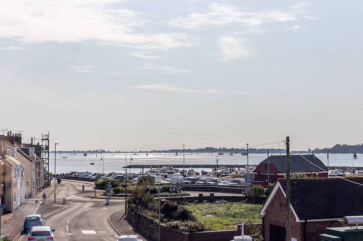 Holiday rental for 6 people in Poole Harbour