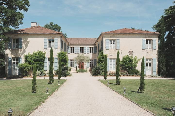 Idyllic French château surrounded by rolling hills- Chateau de Lassalle in Laplume, Agen region