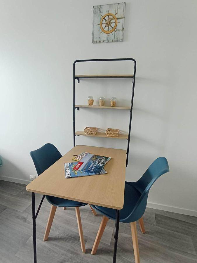 Appartement entier, Le Kenav - Studio A 300 M Du Port in Locmiquélic, Côte des Mégalithes