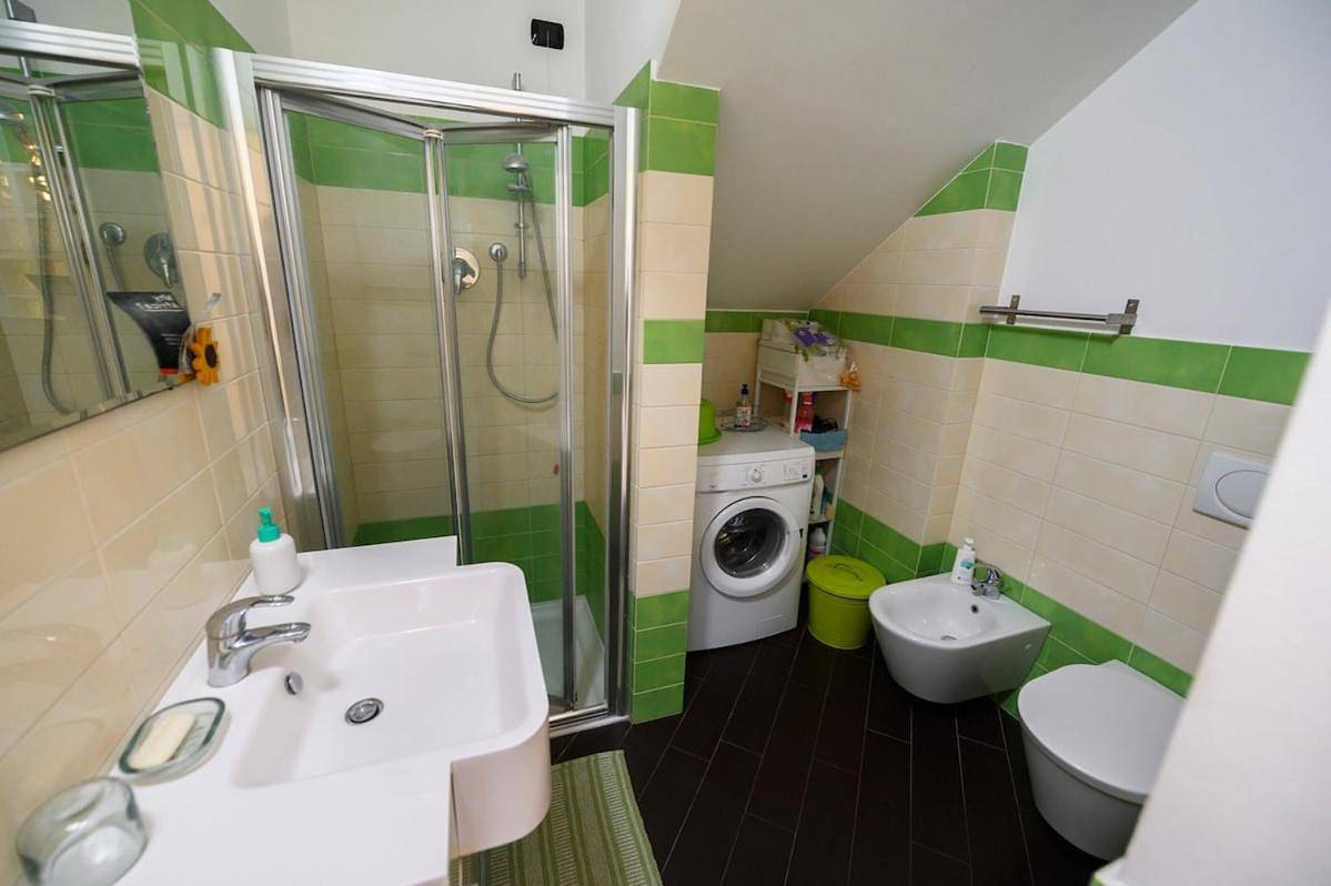 Appartamento e terrazza vista mare con giardino in Bagni Atlantic, Finale Ligure Gemeinde