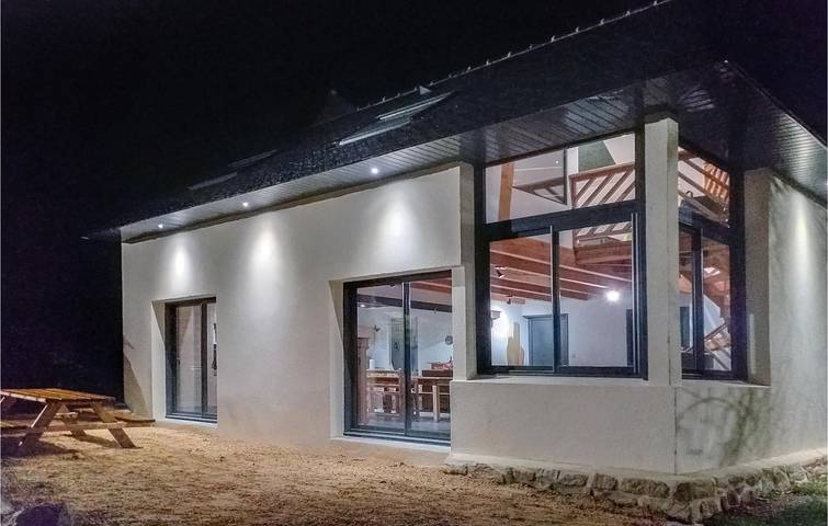 Apartamento de 112 m2 con aparcamiento, TV, congelador, jardín e Internet, a 200 m del río L'Isole in Bannalec, Region de Quimper