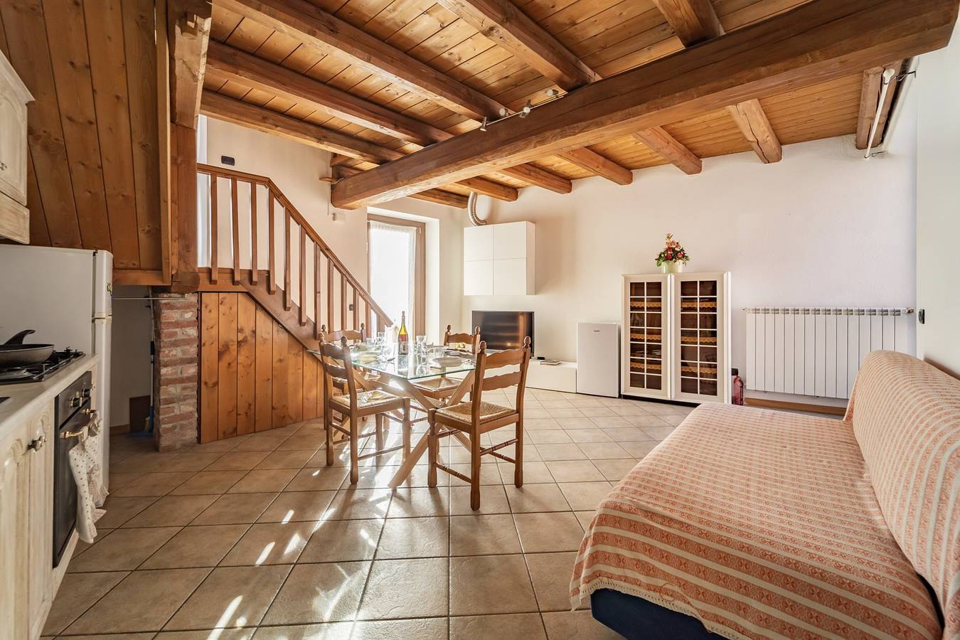 Vakantiehuis voor 8 personen met terras in Roccasparvera, Provincie Cuneo