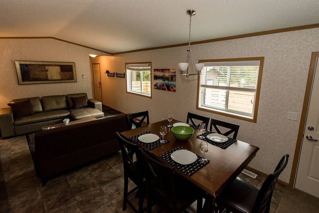 C & C Home -Neue Landschaftsgestaltung! Neue Bilder!! in Nelson (Britisch-Kolumbien), Whitewater Ski Resort