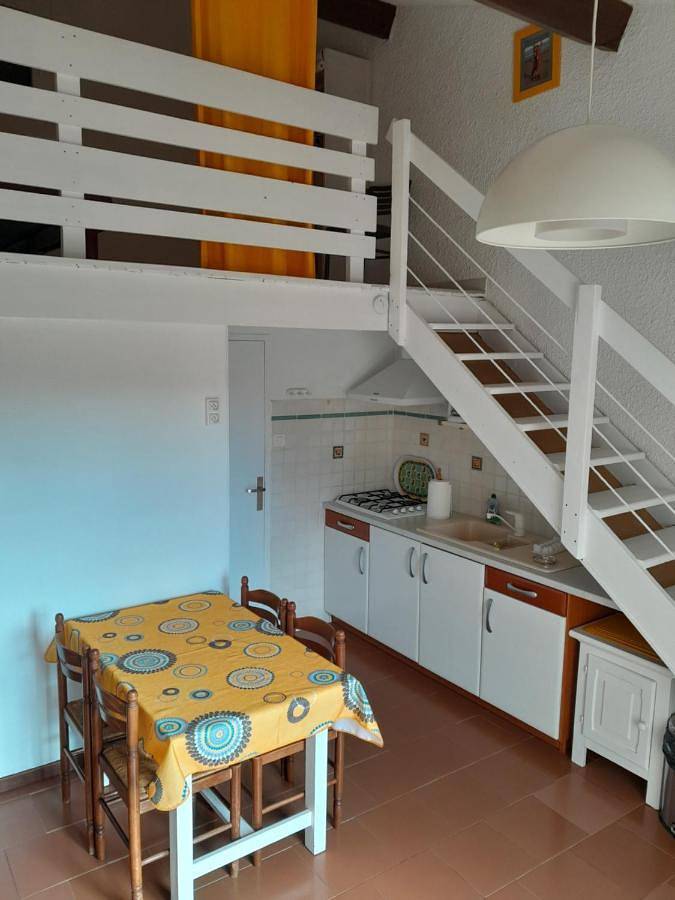 Location de vacances pour 3 personnes, avec vue ainsi que jardin et piscine à Cabrières (Gard) - 2