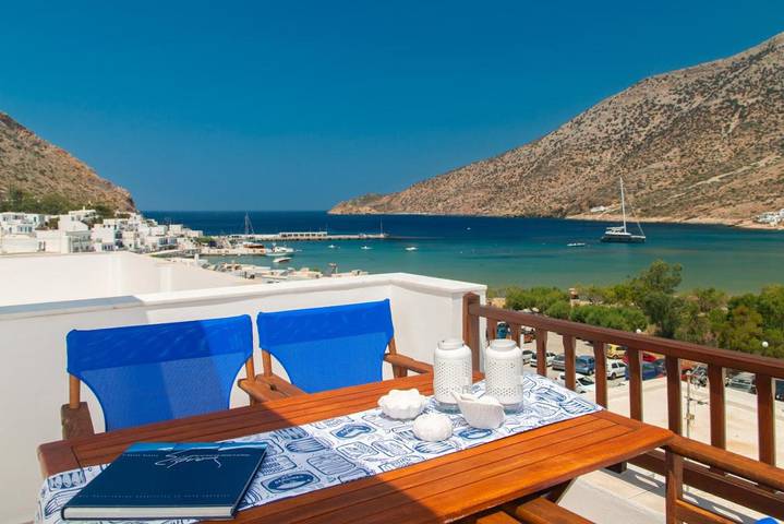 Location de vacances pour 4 personnes, avec terrasse et vue dans Kamarès