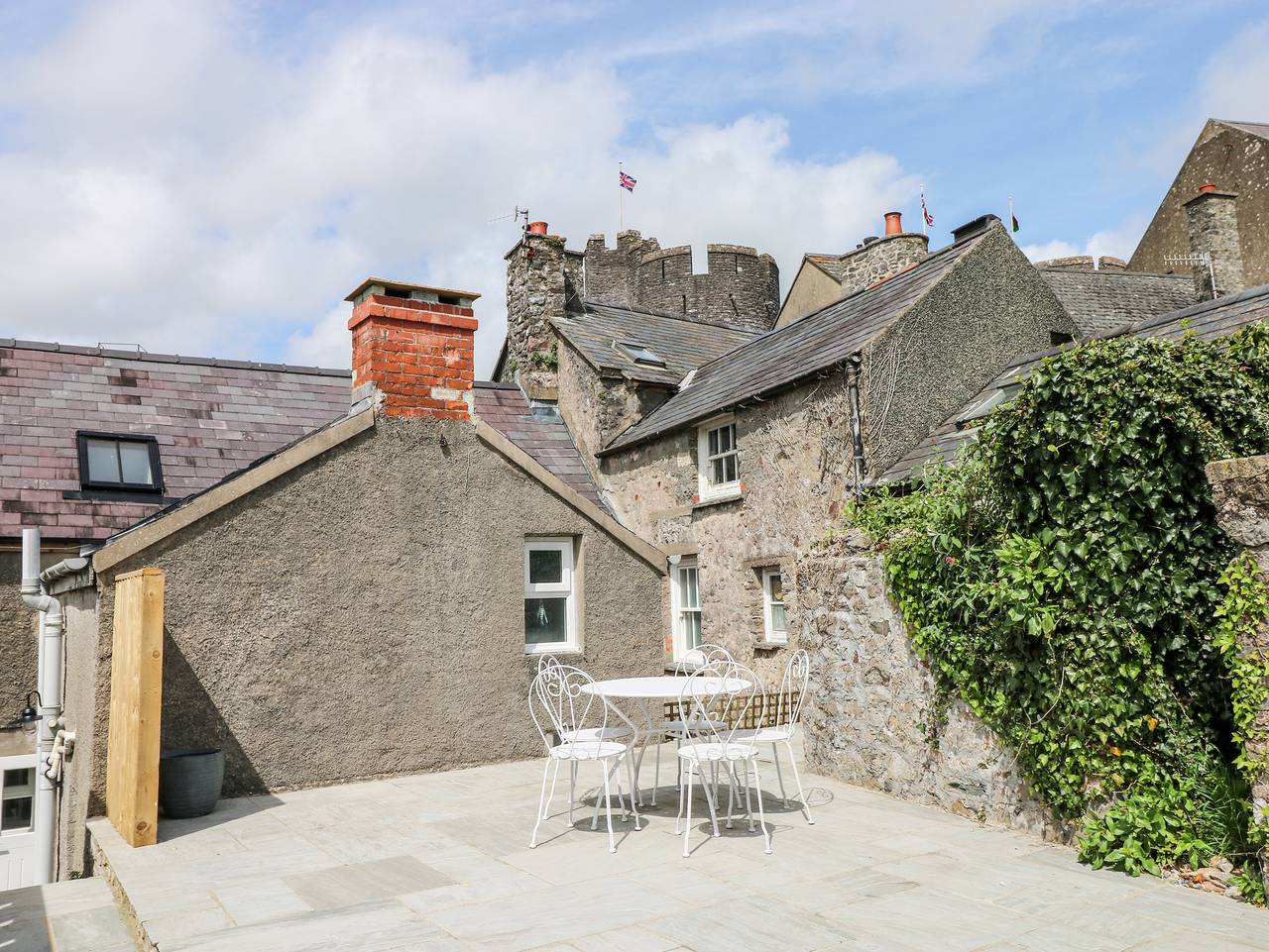 10 Westgate Hill in Pembroke, Pembrokeshire