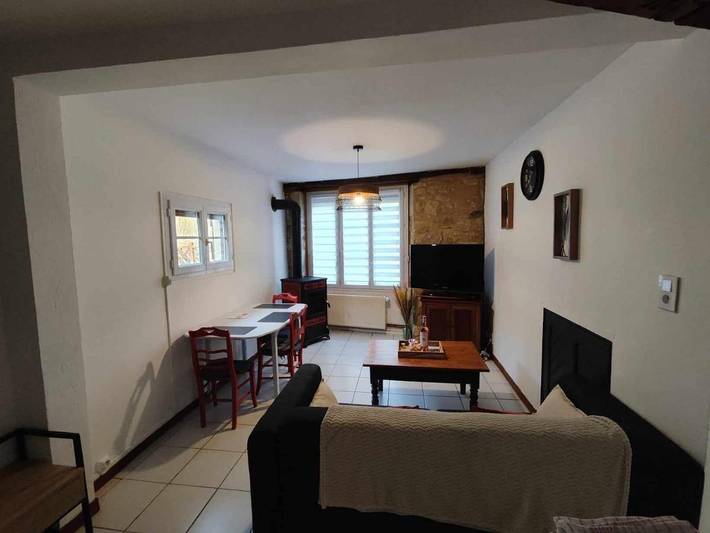Gîte pour 4 personnes, avec terrasse, animaux acceptés à Terrasson-Lavilledieu - 2