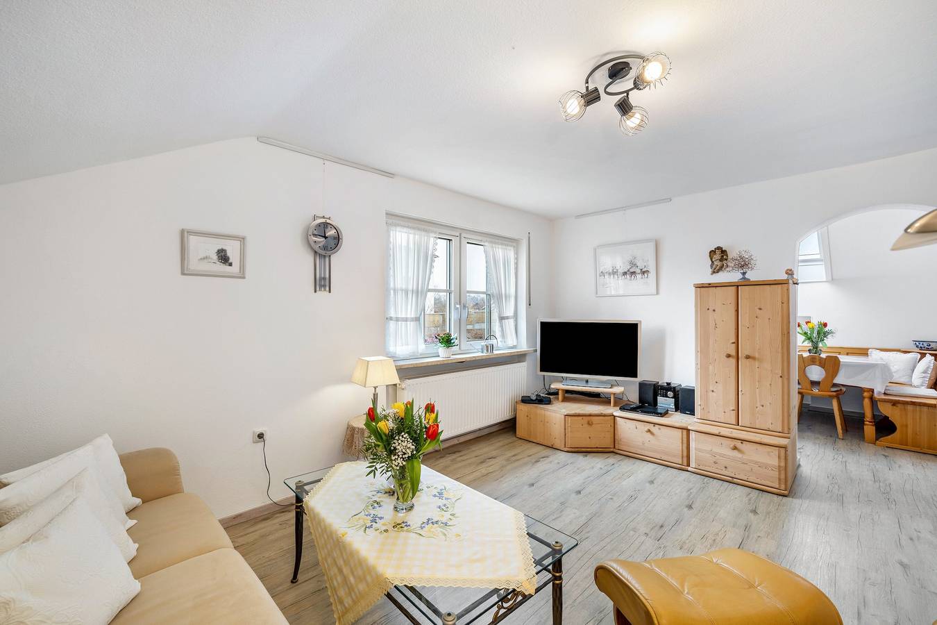 Ganze Wohnung, Apartment „Hanni“ mit Gemeinschaftsgarten, Balkon und Wlan in Grafing, Oberbayern