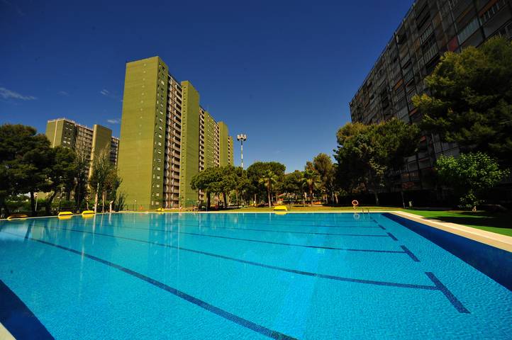 Apartamento para 4 personas, con Terraza además de Jardín y Piscina en Benicasim