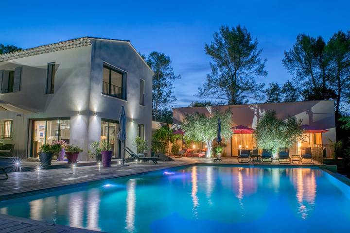 Chambre d’hôte pour 2 personnes, avec jardin ainsi que piscine et jacuzzi, animaux acceptés dans le Var - 3