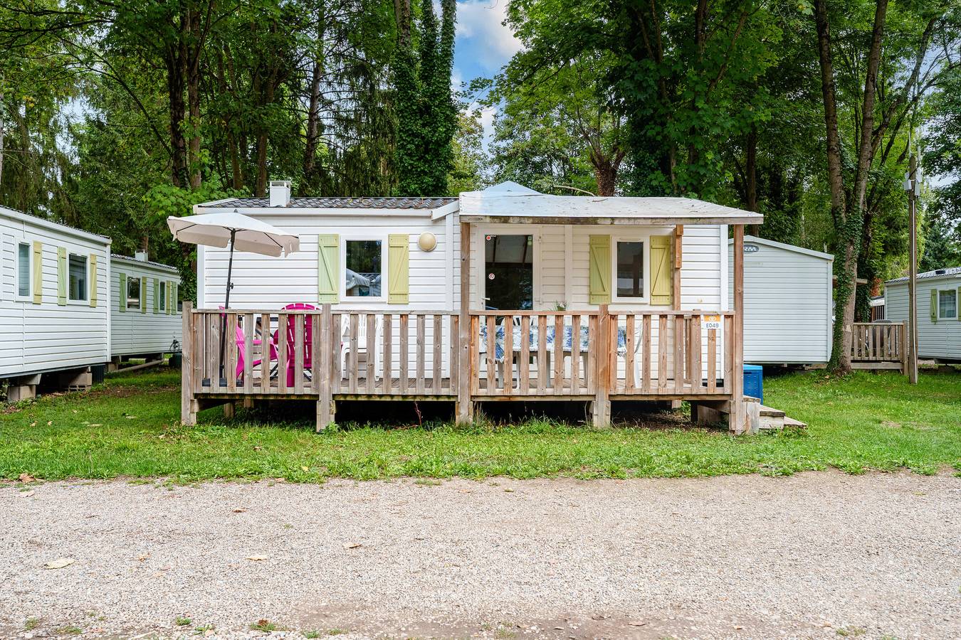 Ganze Wohnung, Apartment 'Lydia's Mobilhome' mit Gemeinschaftspool, privater Terrasse und privatem Garten in Boofzheim, Region Sélestat-Erstein