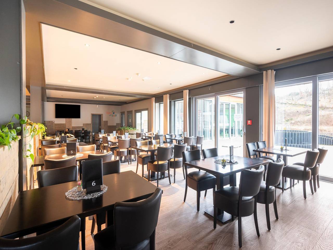 Geheel appartement, Een stel verblijft in vakantiepark Hambachtal. in Oberhambach, Nahe (Palts)