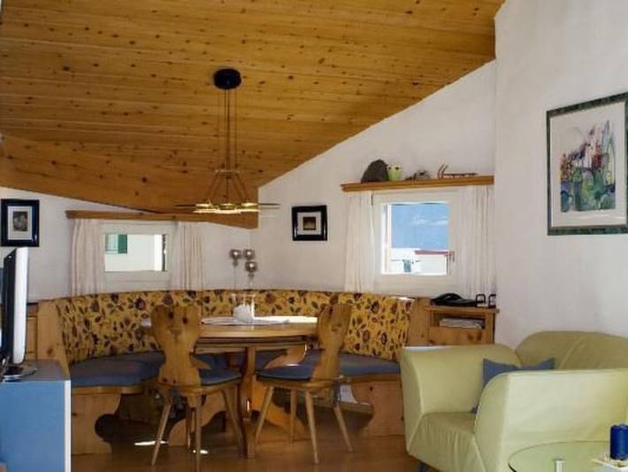 Ferienwohnung für 2 Personen, mit Balkon und Garten in Samedan - 3