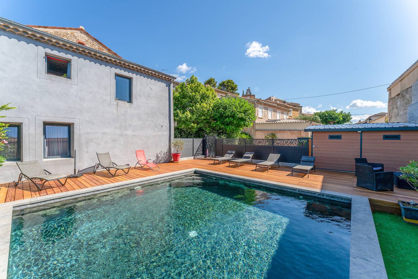 Ferienhaus 'Côté Cour' mit Gemeinschaftspool, privater Terrasse und Wlan in Rasteau, Vaucluse