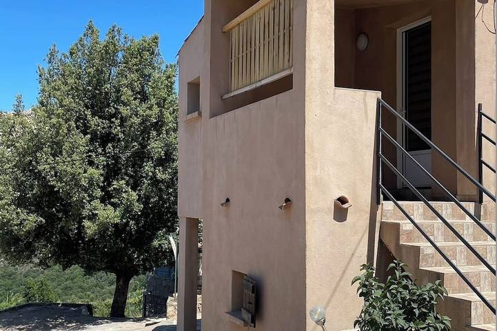 Location de vacances pour 2 personnes, avec jardin et terrasse à Monacia-d'Aullène - 4