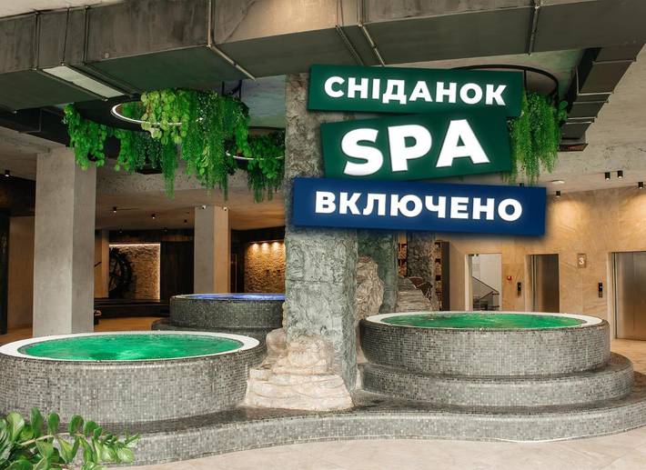 Appart’hôtel pour 6 personnes, avec vue et piscine ainsi que sauna et terrasse