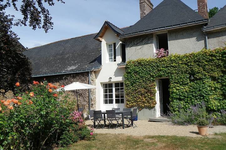 Location de vacances pour 4 personnes, avec jardin et piscine à Nort-sur-Erdre