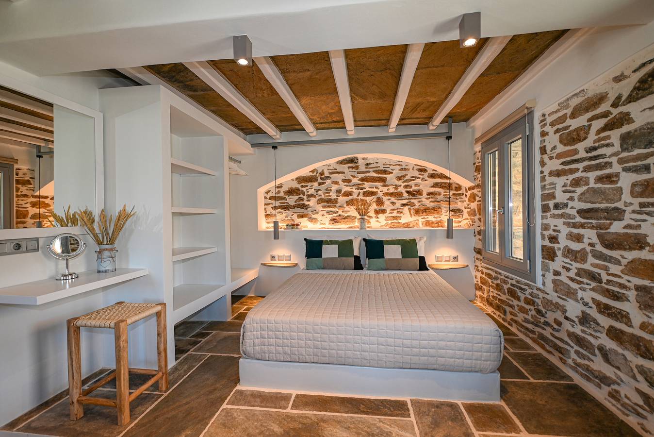 Villa 'Celini House 2' mit Bergblick, Wlan und Klimaanlage in Tínos