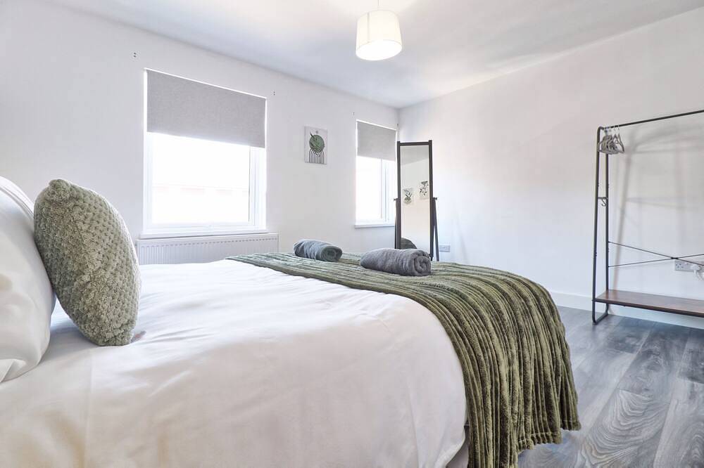 Spacious Contractor Stay | Homely House | Sleeps 8 | Colchester in Colchester, Essex