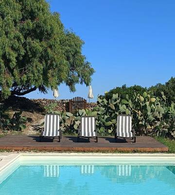 Cottage pour 2 personnes, avec jardin ainsi que vue et piscine, animaux acceptés à Sassari