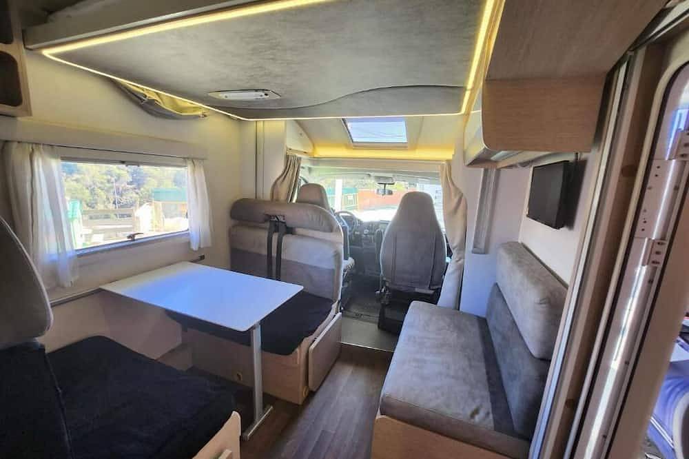 Autocaravana para 6 plazas (posibilidad de moverse o dormir) in Moncada y Reixach, Interior de Barcelona